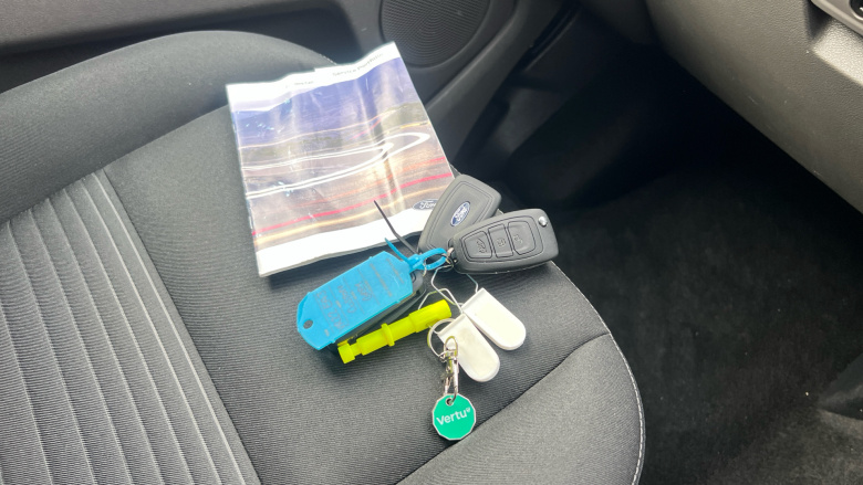 Ford Transit Custom 300 L1 Diesel Fwd 2.0 EcoBlue 130ps Low Roof D/Cab Limited Van Auto